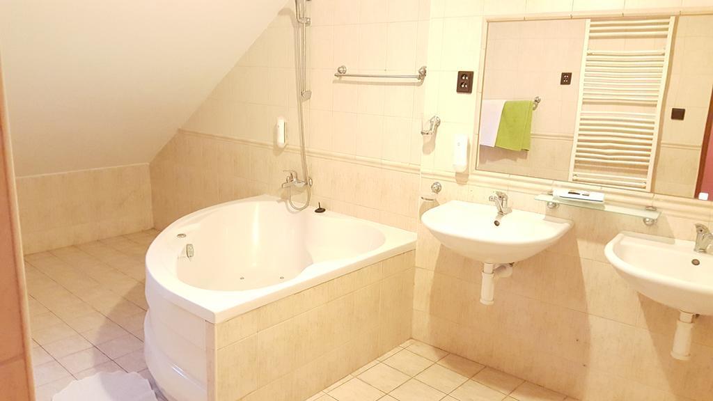 Hotel Carpatia Bratislava Room photo